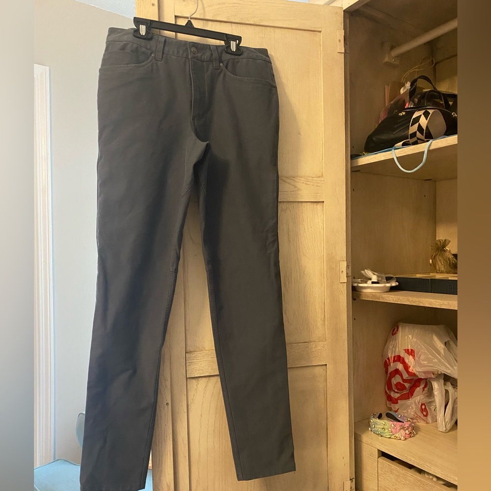 Lululemon men’s ABC pants. Size 31. Cobalt blue color. Inseam 32